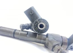 SKODA 0445110369 0445110368 0986435166 0445110646 0445110647 Fuel injector set SKODA OCTAVIA II (1Z) (2004-2013) — thumbnail 4