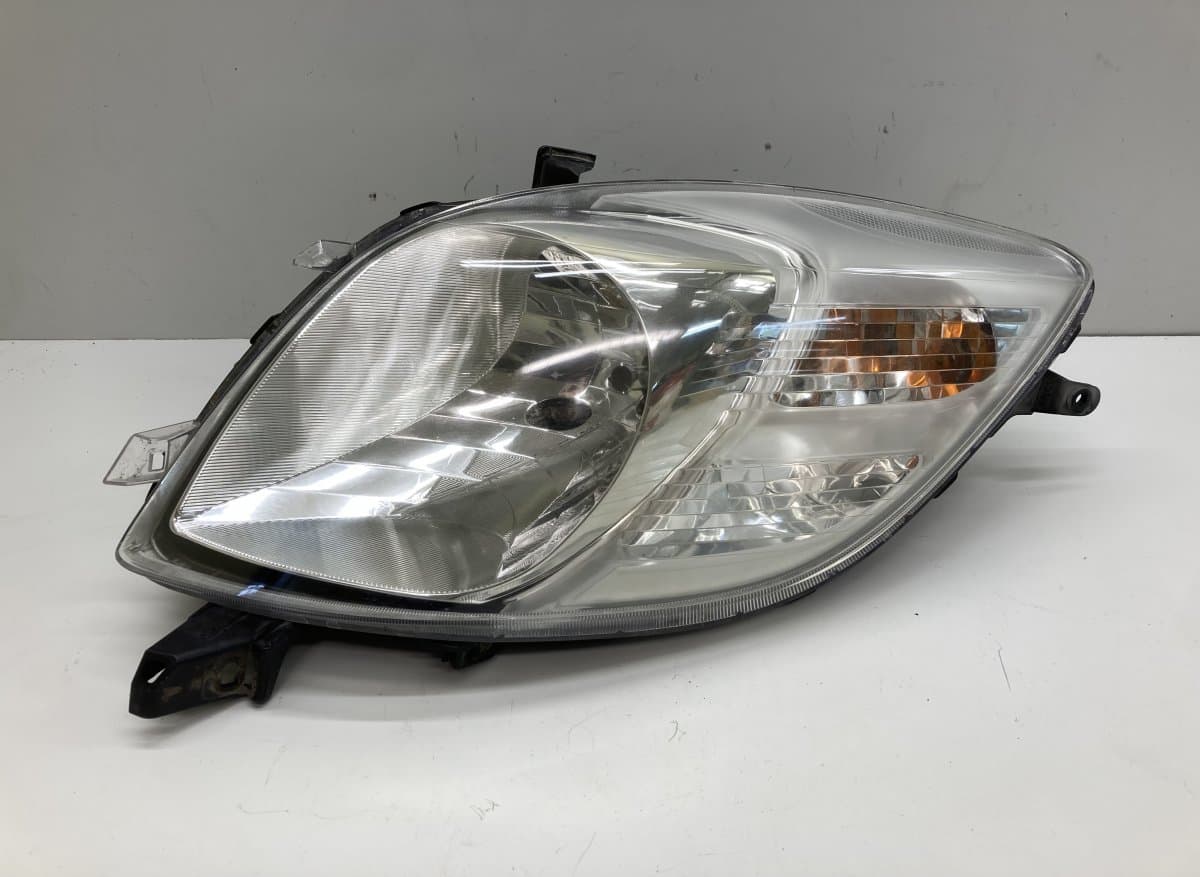 TOYOTA 811100D120 Headlight left TOYOTA YARIS II (XP90) (2005-2013)