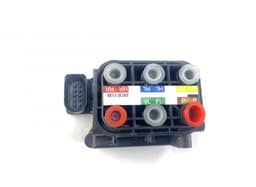 MERCEDES-BENZ A2123200358 Air suspension valve block MERCEDES-BENZ C-CLASS (W205) (2013-2021) — thumbnail 2