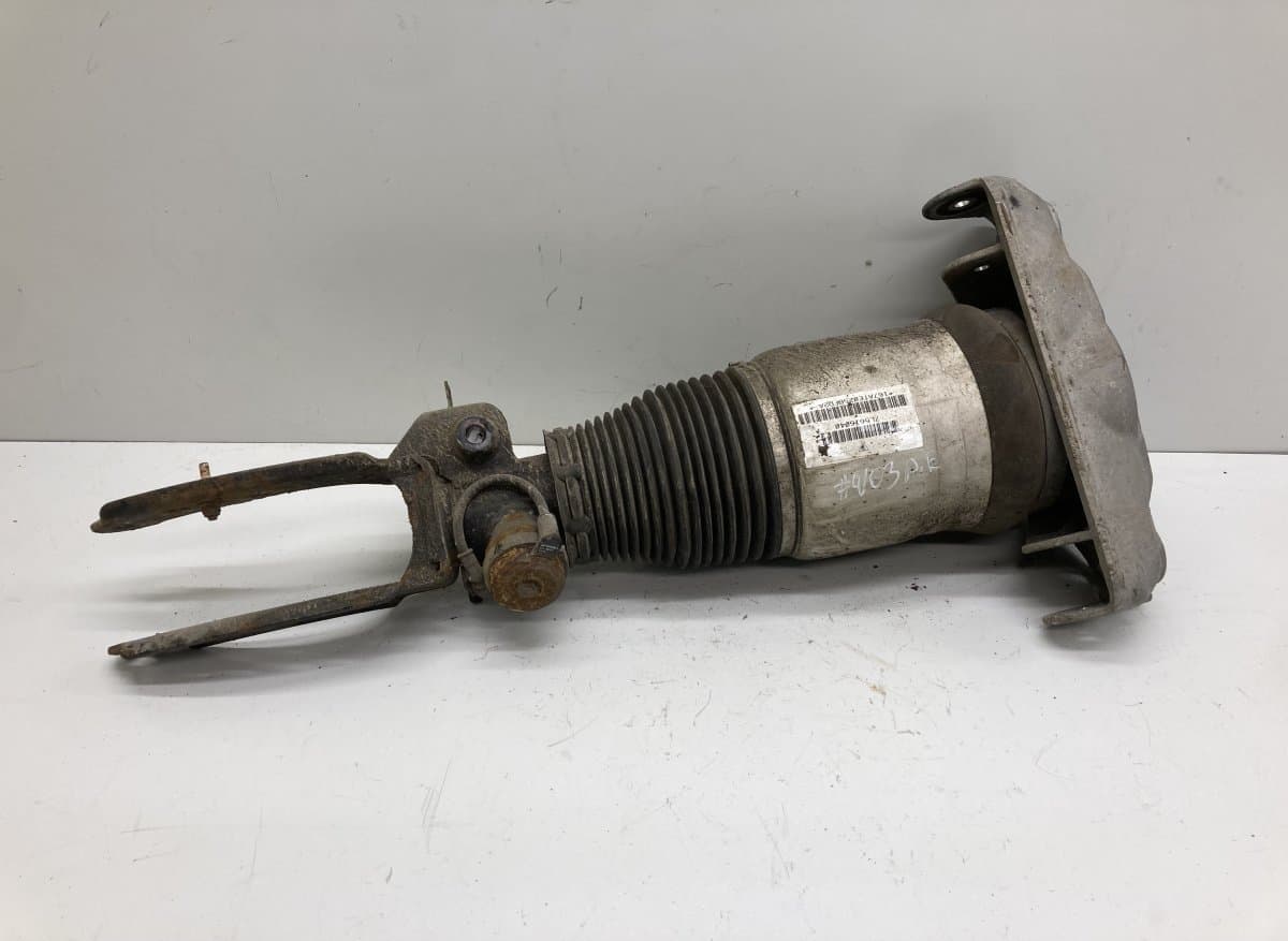 PORSCHE 7L5616040 Air shock absorber front right PORSCHE CAYENNE I (2002-2010)