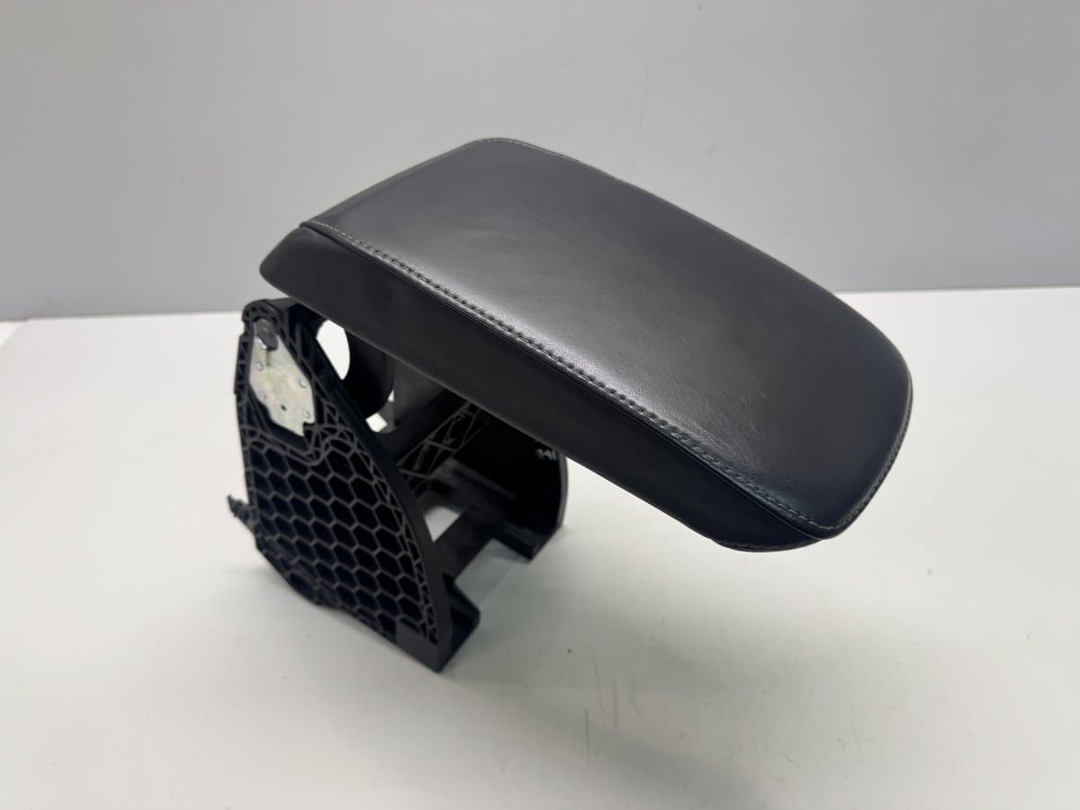 SKODA 3T0864207B Armrest front SKODA SUPERB II (3T4, 3T5) (2008-2015)
