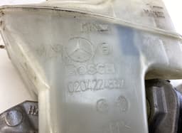 MERCEDES-BENZ 0204021687 0204024105 0204251302 Brake Master Cylinder MERCEDES-BENZ SL-CLASS (R230) (2001-2012) — thumbnail 3