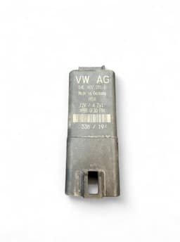 VW 04L907281B Diesel Glow Plug Relay VW CRAFTER II (SY) (2016-) — thumbnail 2