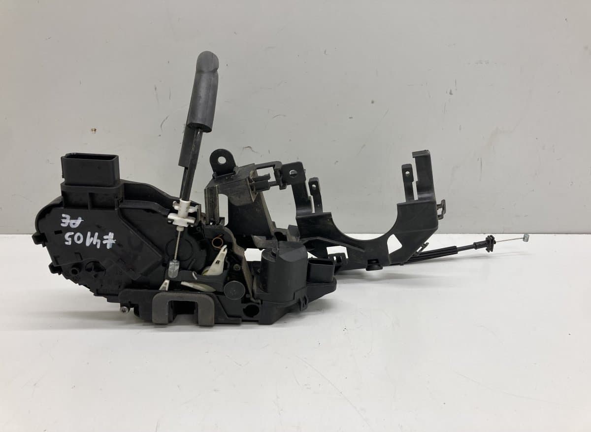 JAGUAR 6W8A21812GD AW93203A28AA Door Lock Front Right JAGUAR XJ (X351) (2009-2019)