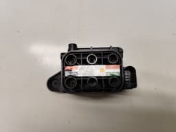 JAGUAR AW933B486AA Air suspension valve block JAGUAR XJ (X351) (2009-2019) — thumbnail 1