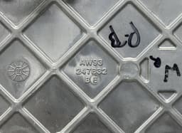 JAGUAR AW93202B01 AW93247B33 AW93247B32 AW93202B00 Door loudspeaker cover front right JAGUAR XJ (X351) (2009-2019) — thumbnail 5