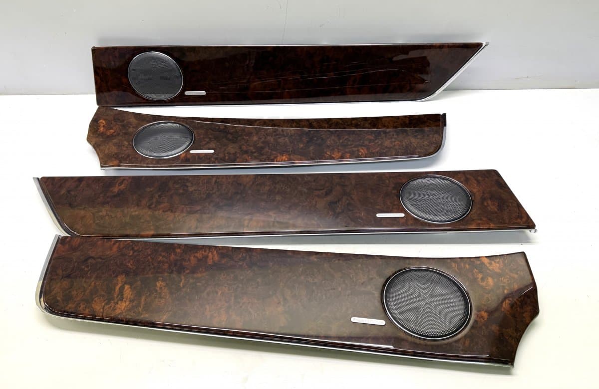 JAGUAR AW93202B01 AW93247B33 AW93247B32 AW93202B00 Door loudspeaker cover front right JAGUAR XJ (X351) (2009-2019)