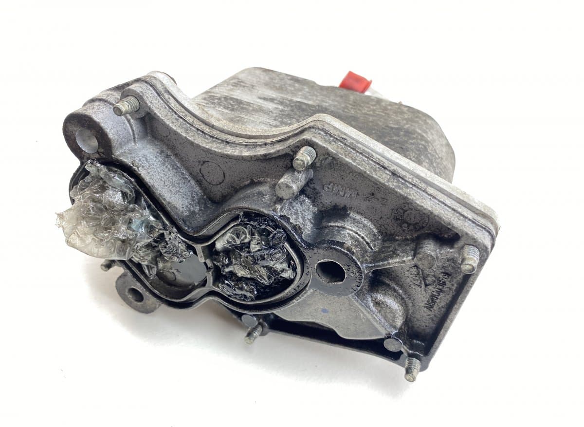 NISSAN 2130500QAF Engine Oil Cooler NISSAN NAVARA III / NP300 (D23) (2014-)