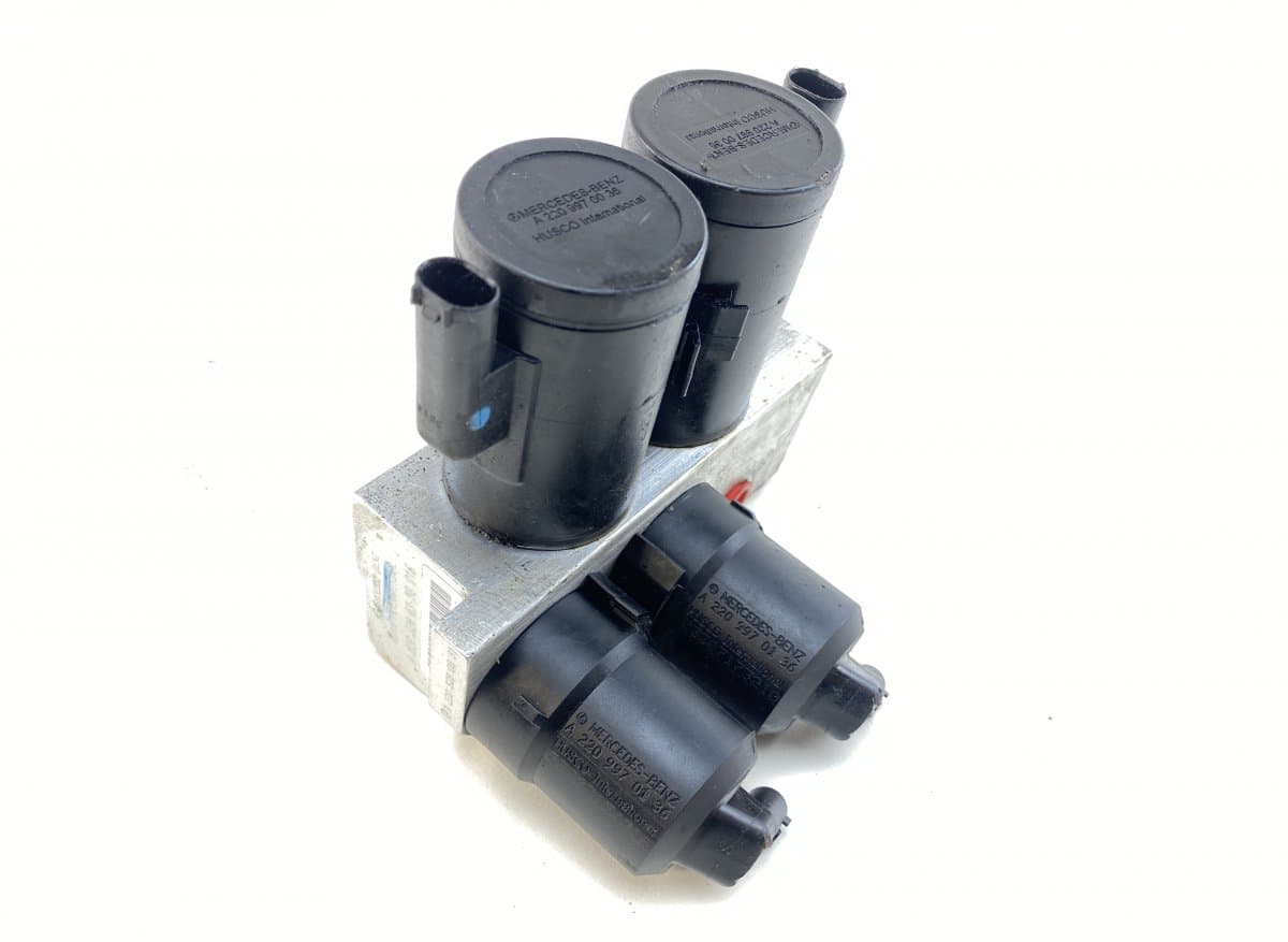 MERCEDES-BENZ A2203200358 A2203201258 Air suspension valve block MERCEDES-BENZ SL-CLASS (R230) (2001-2012)