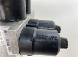 MERCEDES-BENZ A2203200358 A2203201258 Air suspension valve block MERCEDES-BENZ SL-CLASS (R230) (2001-2012) — thumbnail 4