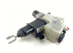 MERCEDES-BENZ 0204021687 0204024105 0204251302 Brake Master Cylinder MERCEDES-BENZ SL-CLASS (R230) (2001-2012) — thumbnail 1