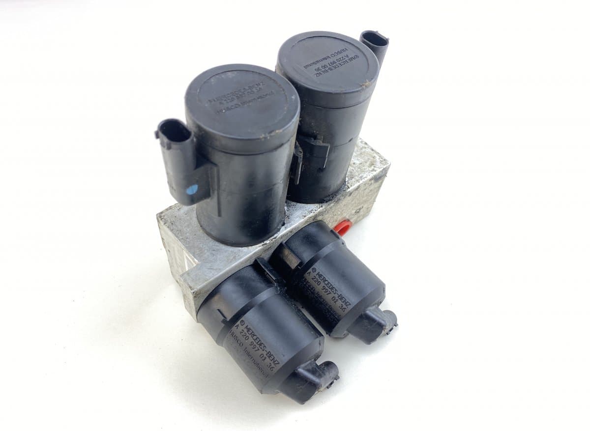 MERCEDES-BENZ A2203200358 A2203201258 Air suspension valve block MERCEDES-BENZ SL-CLASS (R230) (2001-2012)