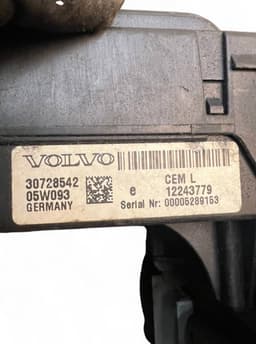 VOLVO 30728542 Fuse box VOLVO V70 II / XC70 I (P80) (2000-2007) — thumbnail 7
