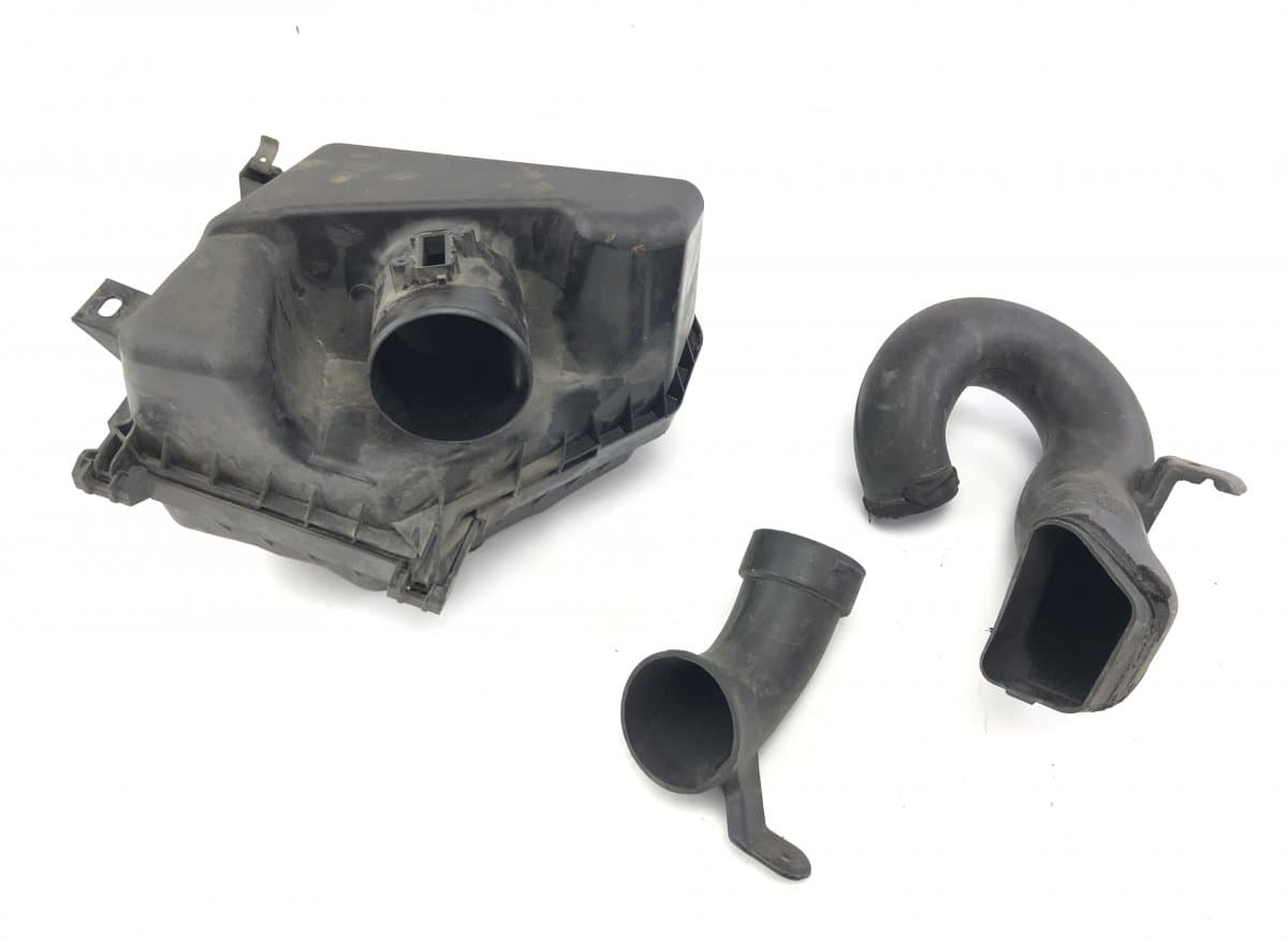 177050R040 Air Cleaner (filter box) TOYOTA AVENSIS (T270) (2009-2018)