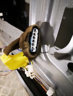 SUBARU Door Front Left SUBARU LEGACY IV / Outback (2003-2009) — thumbnail 8