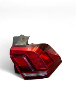VW 5NA945096C 5NA945096E Tail light, right VW TIGUAN II (AD, BW) (2016-2024) — thumbnail 1