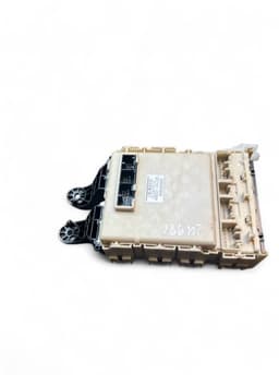 TOYOTA 8273005J70 480216J25 Fuse box TOYOTA AVENSIS (T270) (2009-2018) — thumbnail 5