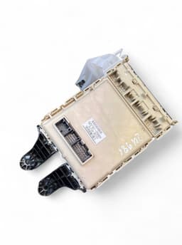 TOYOTA 8273005J70 480216J25 Fuse box TOYOTA AVENSIS (T270) (2009-2018) — thumbnail 6