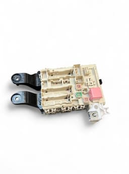 TOYOTA 8273005J70 480216J25 Fuse box TOYOTA AVENSIS (T270) (2009-2018) — thumbnail 2