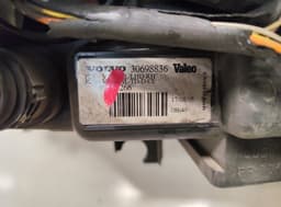 VOLVO 30698836 Headlight right VOLVO V70 II / XC70 I (P80) (2000-2007) — thumbnail 7