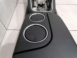 PORSCHE PORSCHE RHD UK Panamera 971 Console 971863240K CREST LOGO EXTENDED LEATHER — thumbnail 4