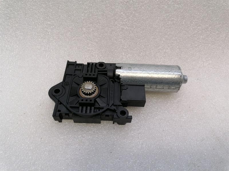 PORSCHE Porsche Panamera 971 Sun Roof Engine 9A795959100 Sunroof Engine