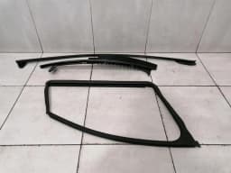 PORSCHE Porsche Panamera 971 front right door seal 971837432A door seals front right — thumbnail 8