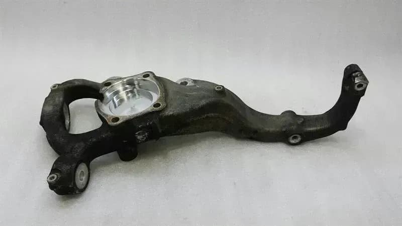 Mercedes S-class W222 right front hub A2223322001 wheel bearing housing front right