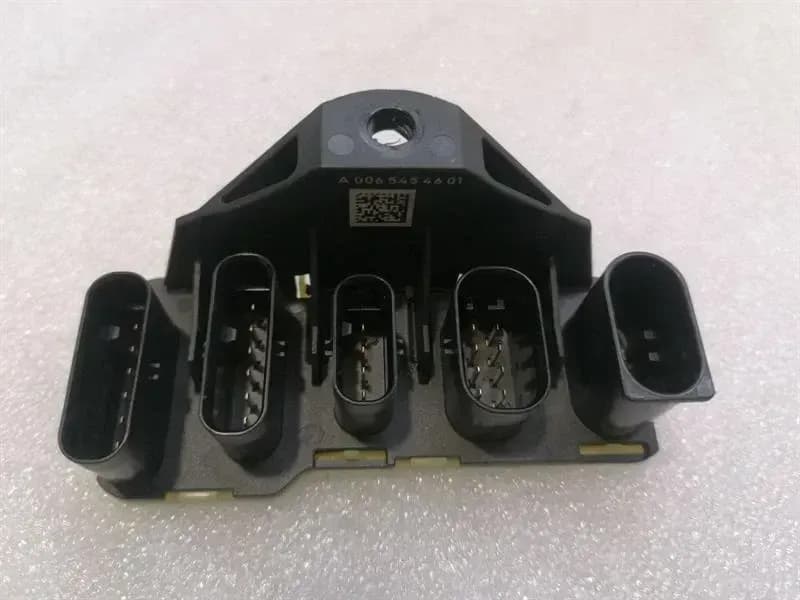 MERCEDES-BENZ Mercedes S-Class W222 Electronic Module A0065454601 Power Distributor