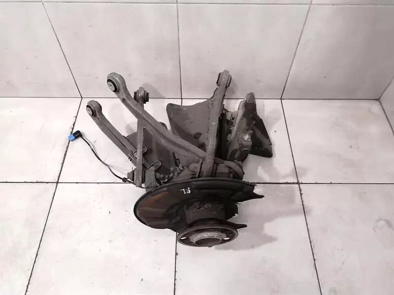 MERCEDES-BENZ Mercedes S-class W222 Left Rear Hub A2223500941 Wheel Bearing Housing Rear Left