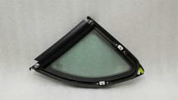 PORSCHE Porsche Cayman 987 right rear 1/4 glass 98754311202 door window 1/4 rear right — thumbnail 2