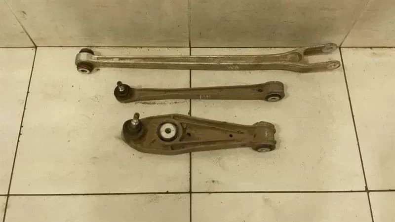 Porsche Cayman 987 right rear wishbone 99733105303 rear right wishbone set