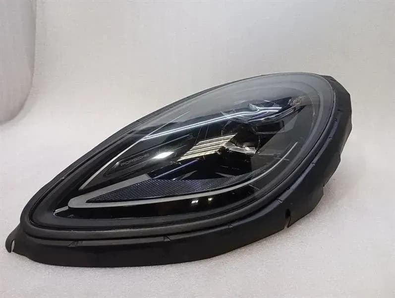 2022 Porsche Macan 95B Left Head Light 95B941015K FAULTY Headlight Left MK2