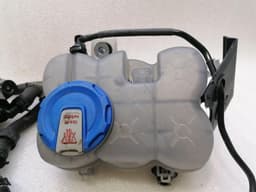PORSCHE Porsche Macan 95B expansion tank 95B121407B expansion tank cooling water — thumbnail 2