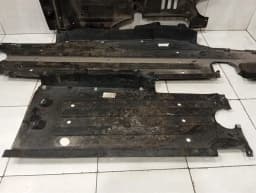 PORSCHE Porsche Macan 95B Undertray set 95B863821C underbody trim set — thumbnail 5