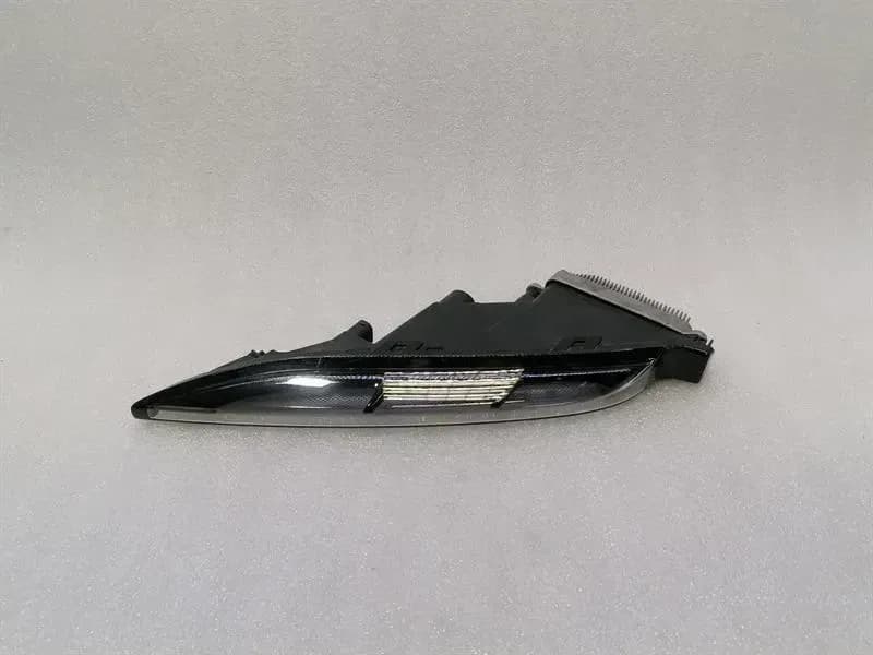 PORSCHE Porsche Macan 95B DRL running light 95B953081B bracket defect daytime running light