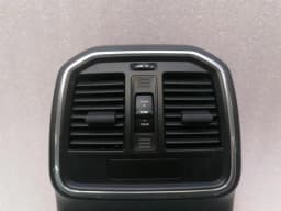 PORSCHE Porsche Macan 95B rear air vent 95B907049K air vent ventilation nozzle rear — thumbnail 2