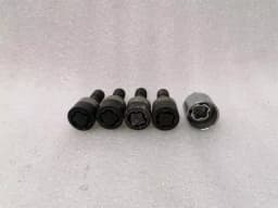 PORSCHE PORSCHE CAYMAN 718 SECRET WHEEL BOLTS SET OF 4 — thumbnail 1