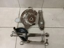 PORSCHE Porsche Cayman 718 Right Rear Hub 982505052A Wheel Bearing Housing Rear Right — thumbnail 1