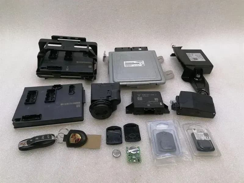 PORSCHE Porsche Cayman S 718 engine ECU 982907309D engine control unit 2.5