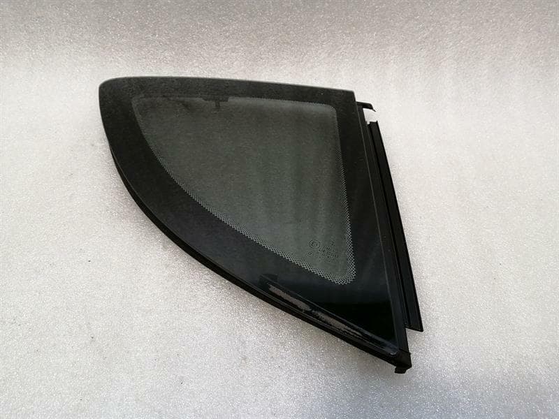 PORSCHE Porsche Cayman 987 Right Rear Quarter Glass 98754311201 Door Window 1/4 Rear Re