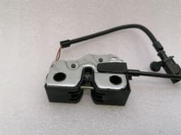PORSCHE Porsche Boxster 718 boat lock 98151205304 tailgate lock — thumbnail 2