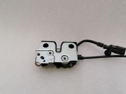PORSCHE Porsche Boxster 718 boat lock 98151205304 tailgate lock — thumbnail 10