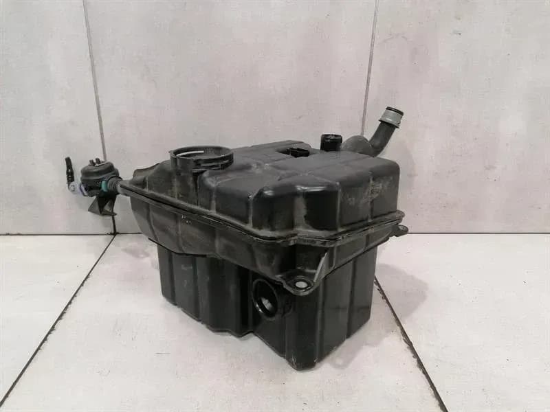 PORSCHE Porsche Boxster 718 expansion tank 982121407C expansion tank cooling water