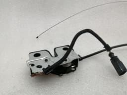 PORSCHE Porsche Boxster 718 boat lock 98151205304 tailgate lock — thumbnail 8