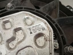 PORSCHE PORSCHE CAYMAN 718 COOLING FAN 982959456 FAN RH WITH DEFECTS — thumbnail 5
