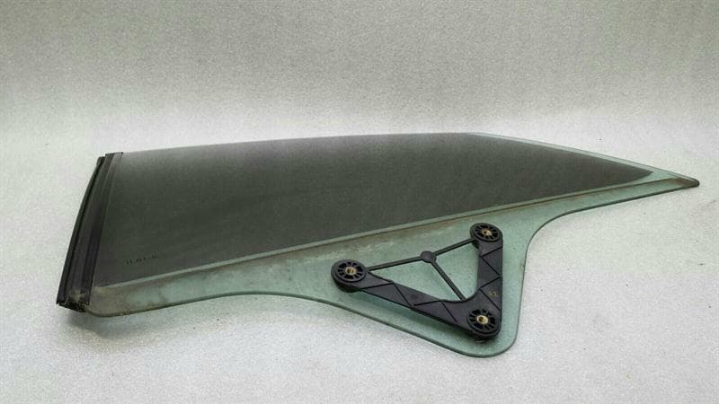 MERCEDES-BENZ Mercedes E Class W207 Left Rear 1/4 Glass A2076700110 Door Window 1/4 Rear Left