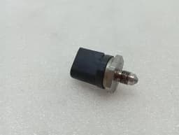 PORSCHE Porsche Cayman 718 Fuel Rail Sensor 9P1906051 Fuel Pressure Sensor — thumbnail 1