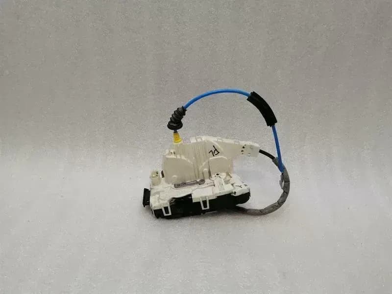 Mercedes E Class W212 Front Right Door Lock A2047202435 Door Lock Front Right