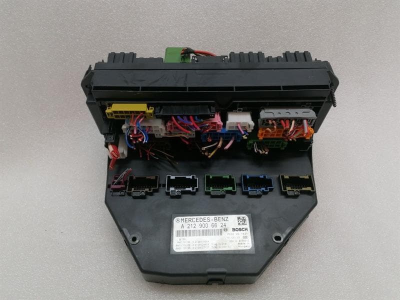 MERCEDES-BENZ Mercedes C Class W204 Fuse Box A2129006624 Fuse Box SAM